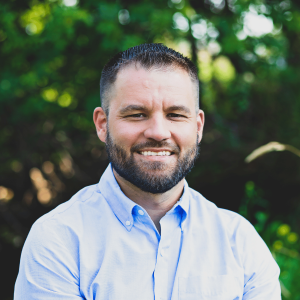 Headshot 2021 Square (1)